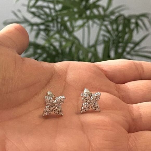 The Fabulous Four Points Dainty 925/White Sapphire Drop stud earrings - Picture 5 of 8